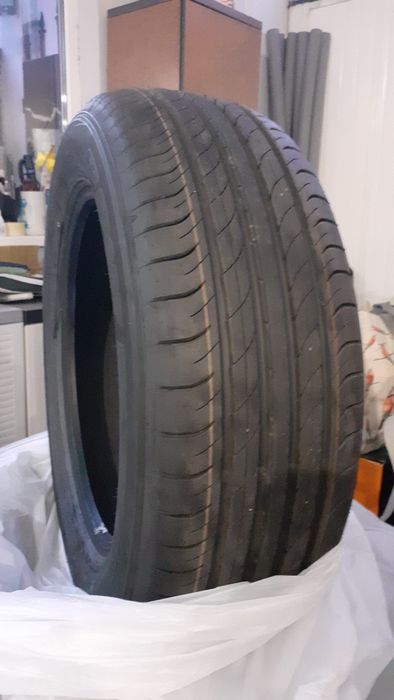 Anvelope originale-noi Dunlop 235/60 R 18 vara originale