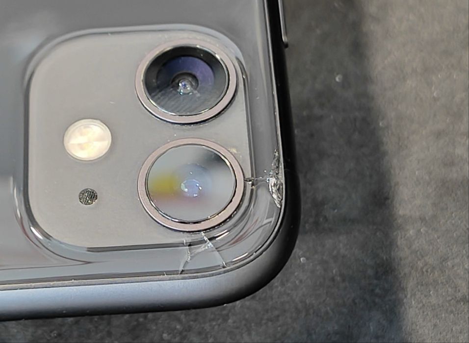 Iphone 11  cu garantie pana la 20.02.2027- 350 lei