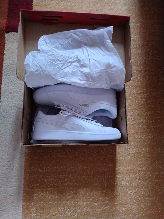 Vând 2 perechi pantofi sport noi,Puma ,nr.43