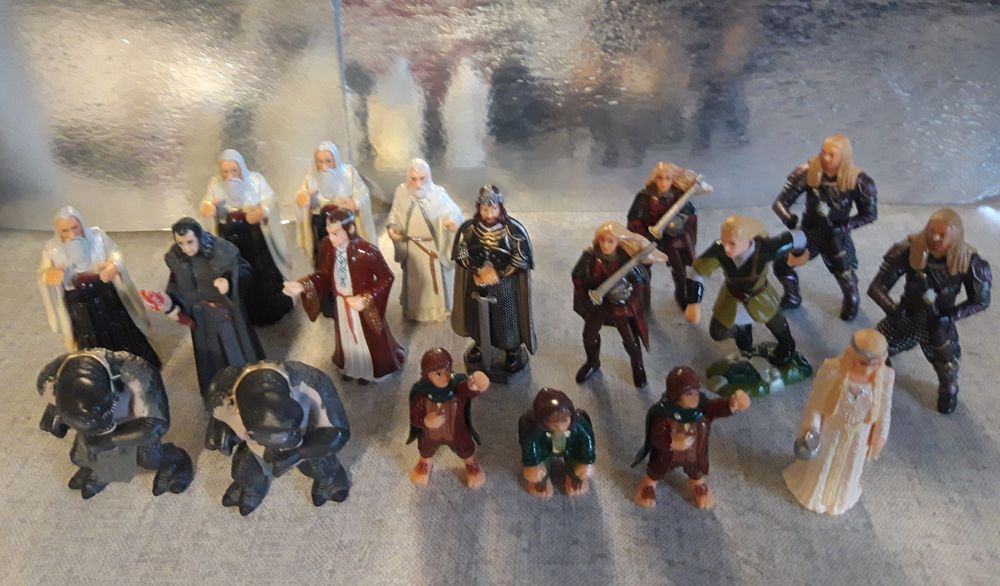 Лот екшън фигури ВЛАСТЕЛИНА НА Пръстените  NLP,Inc.