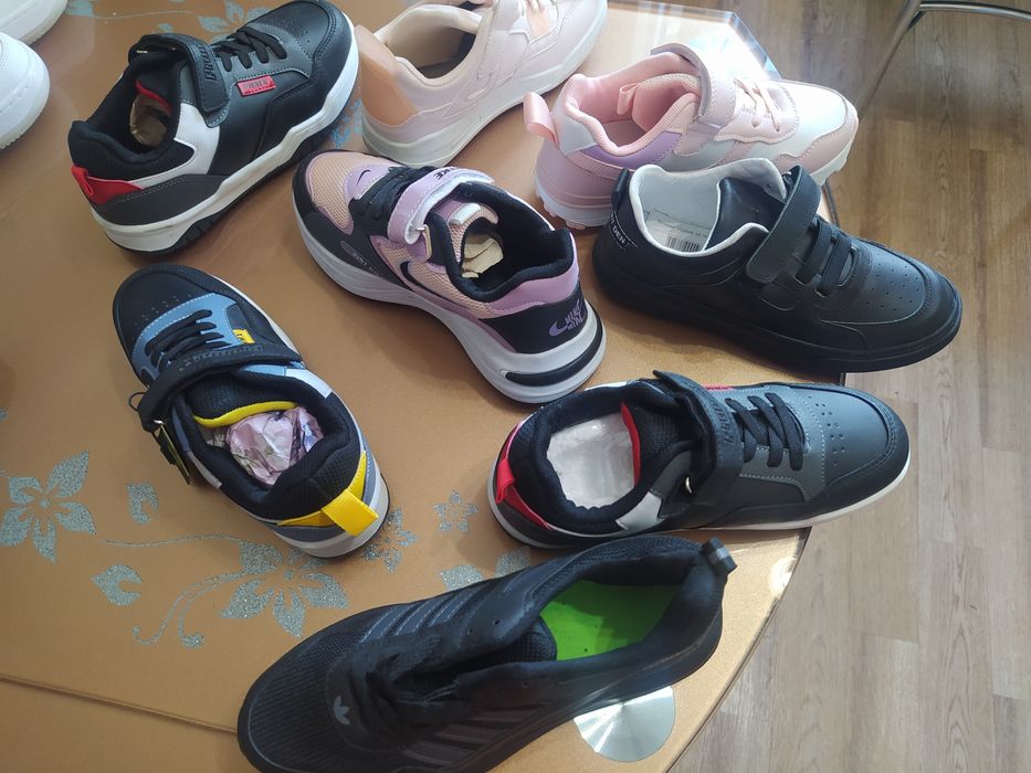 Кроссовки демисезонные