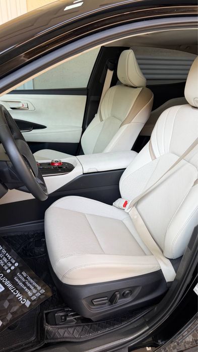 Toyota crown 2024 gibrid