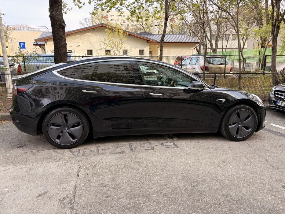 Vând Tesla Model 3 Standard Range Plus (SR+)306 CP
