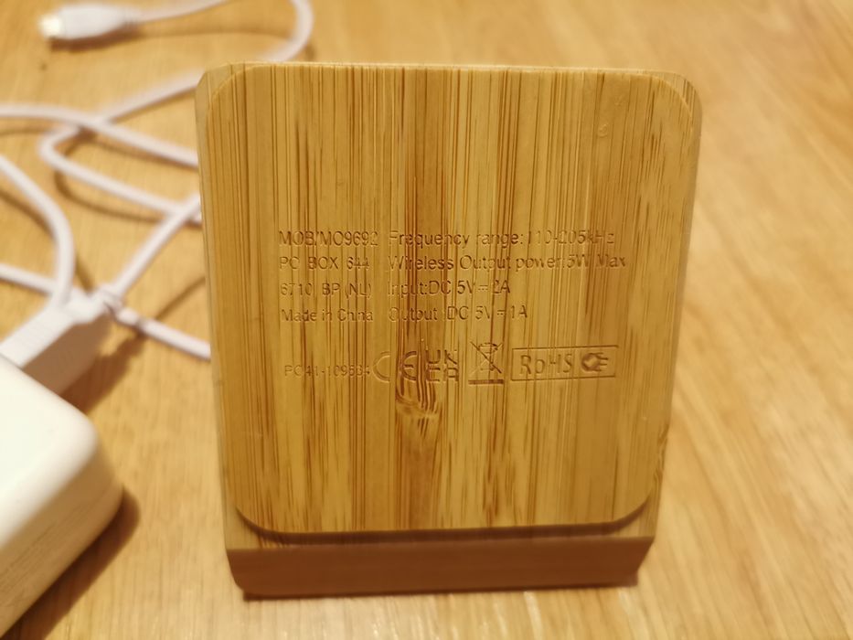 Безжично зарядно за телефон