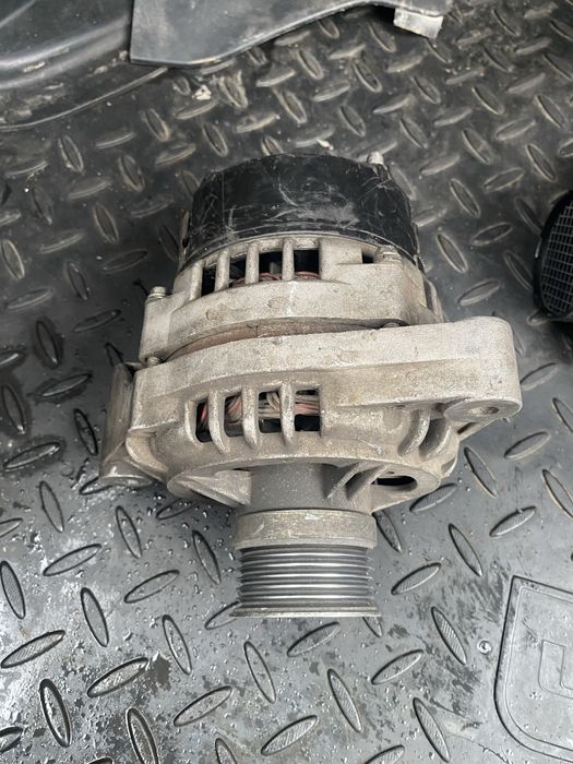 Продам генератор от приоры рабочий