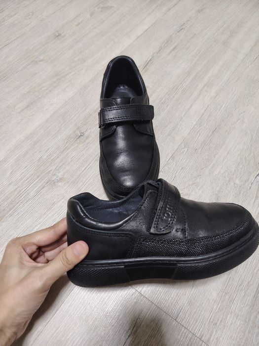 Продам туфли для мальчика
