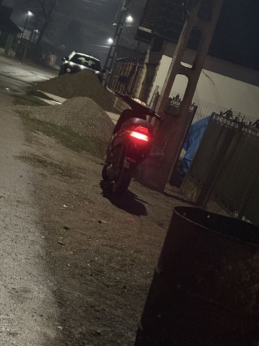 Salut , vand scuter piaggio typhoon