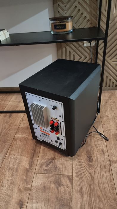 Активен субуфер JBL sub 200/230 и сателити