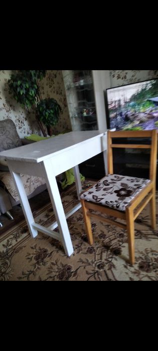 Продам стол со стулом