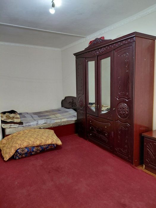 Сдается 1 ком кв в Чирчике 1 мкн 3 этаж на актибре