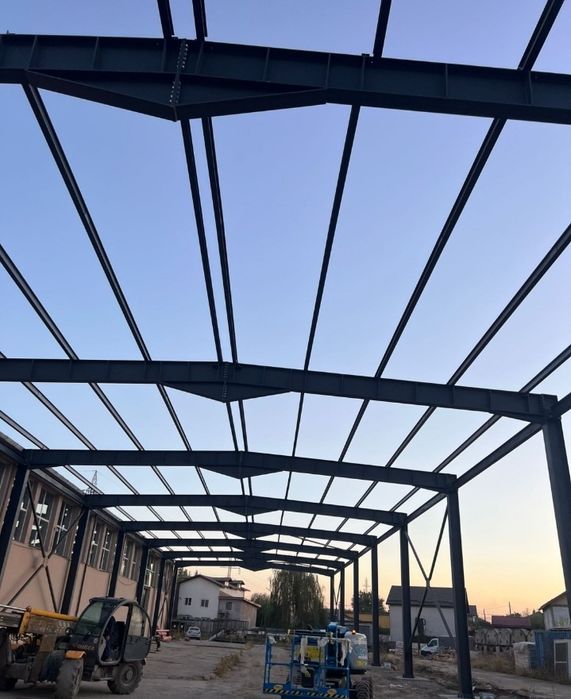 Vand hale metalice la super preț-calitate