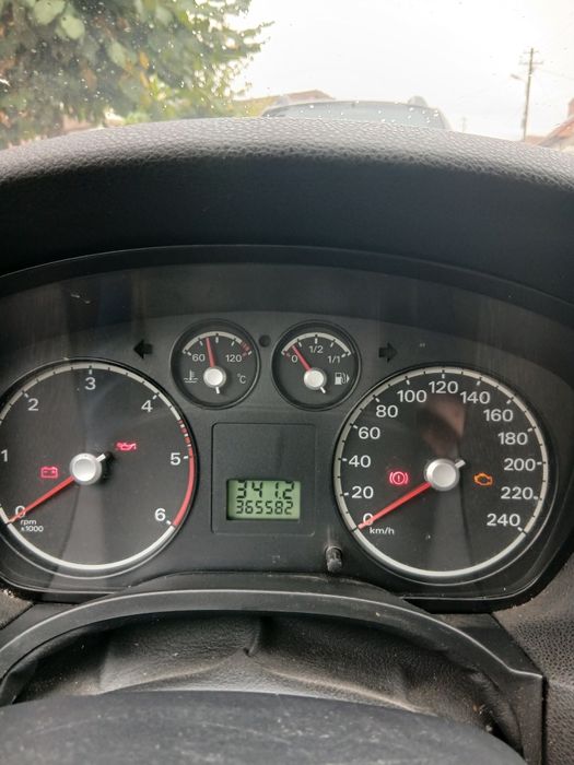 FORD Focus 2005 — imagine 4