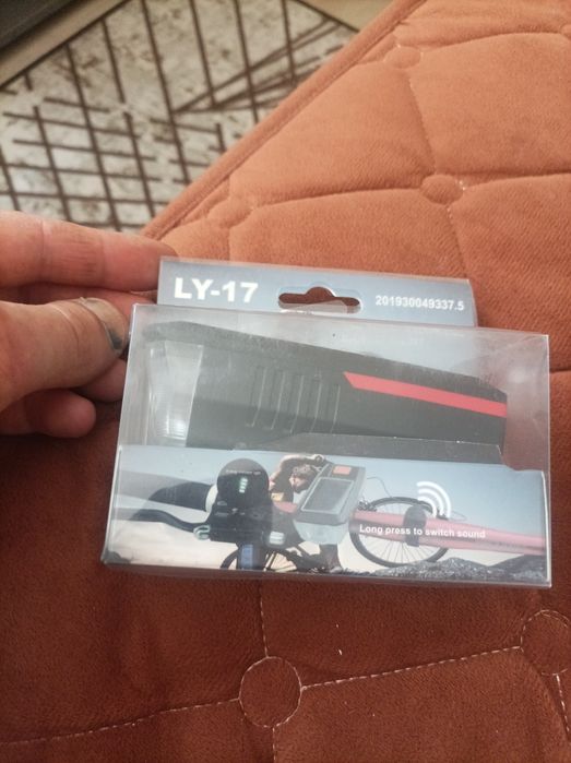 Презареждащи фарове за велосипеди с звукови ефекти