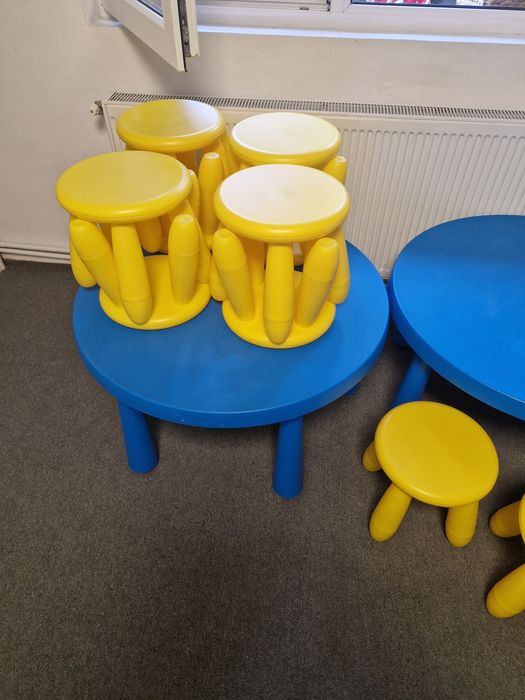 Vând pătuțuri copii, mese si scaune Ikea