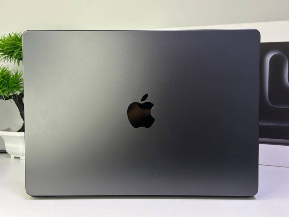 MacBook Pro M5 (14inch) Akb 100% Цп 21