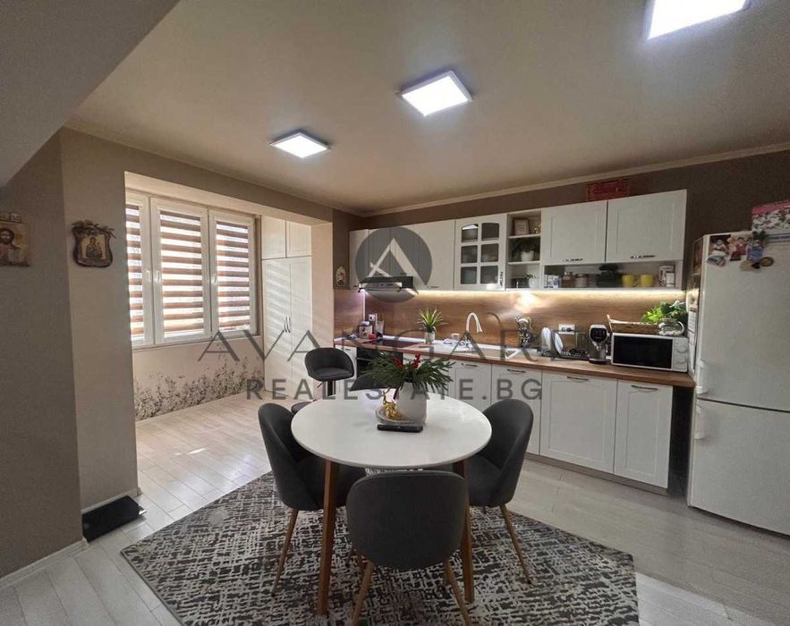Продава се Двустаен апартамент в Пловдив, Кючук Париж - 66 кв.м за 1894 €/кв.м - Снимка #1
