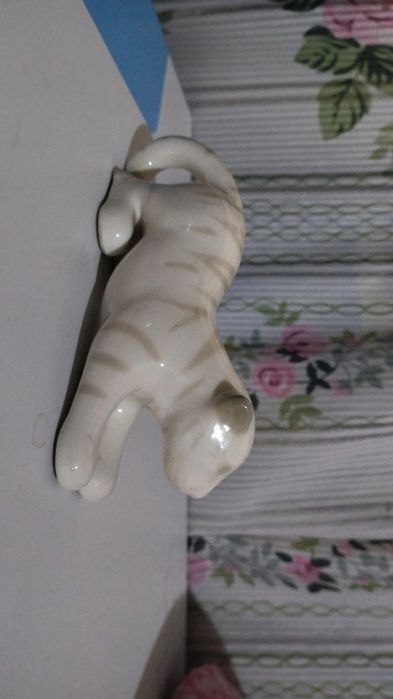 Сувинер . Oq yolbars