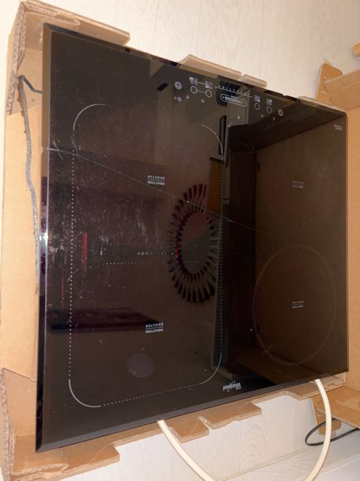 Plită inducție Whirlpool 4 ochiuri pentru piese