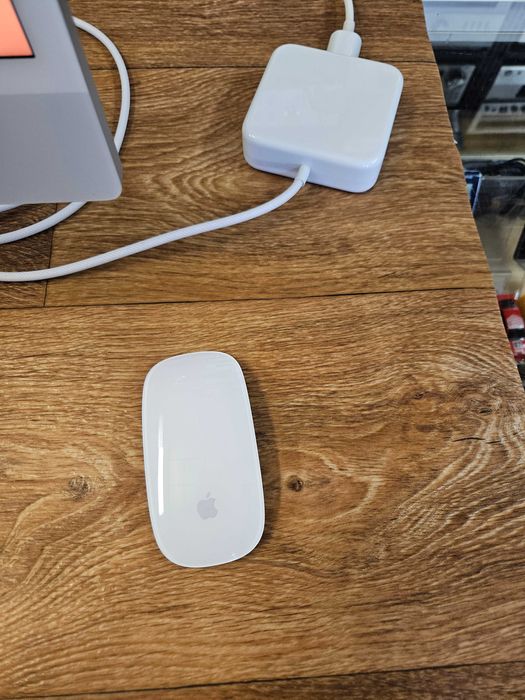 Apple iMac 24" Retina 4.5K (2021) / M1 / 8GB RAM / 256GB SSD – Перфектен, като нов!