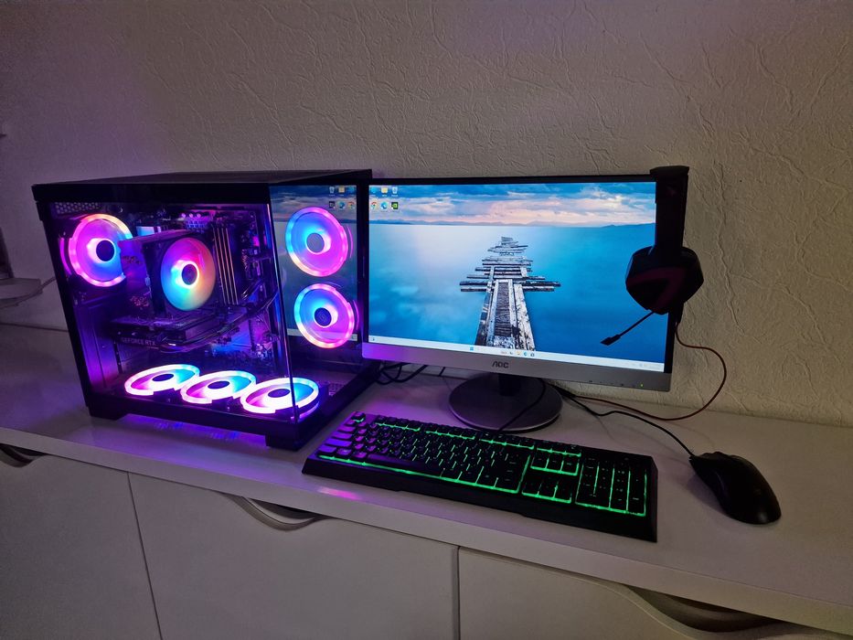 Core i7, 32gb ram, rtx 3050