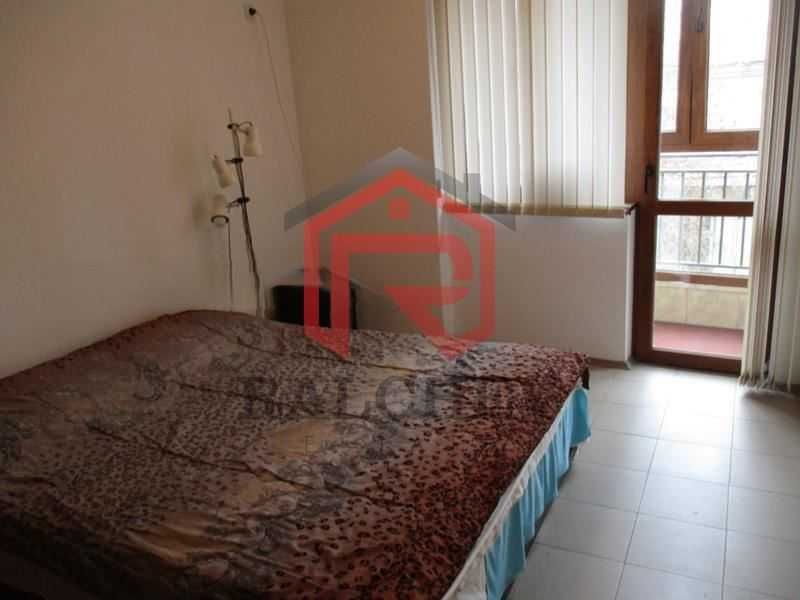 Под наем 2-стаен до Операта