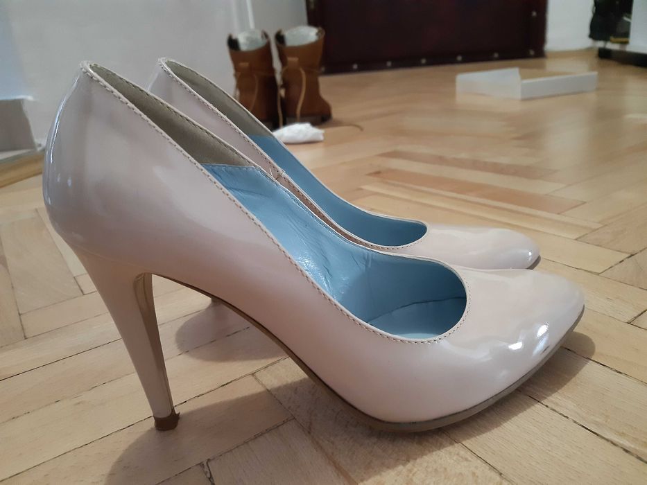 Pantofi nude nr 36