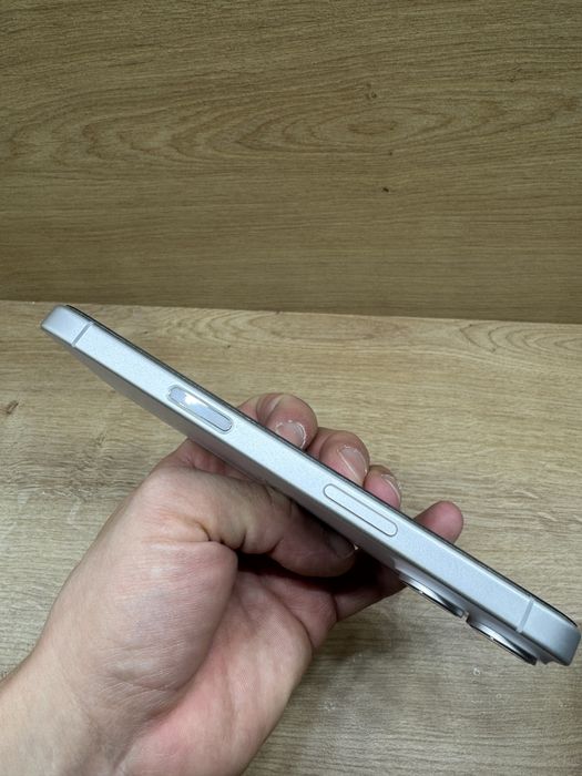 iPhone 17 256Gb Alb 100% battery life