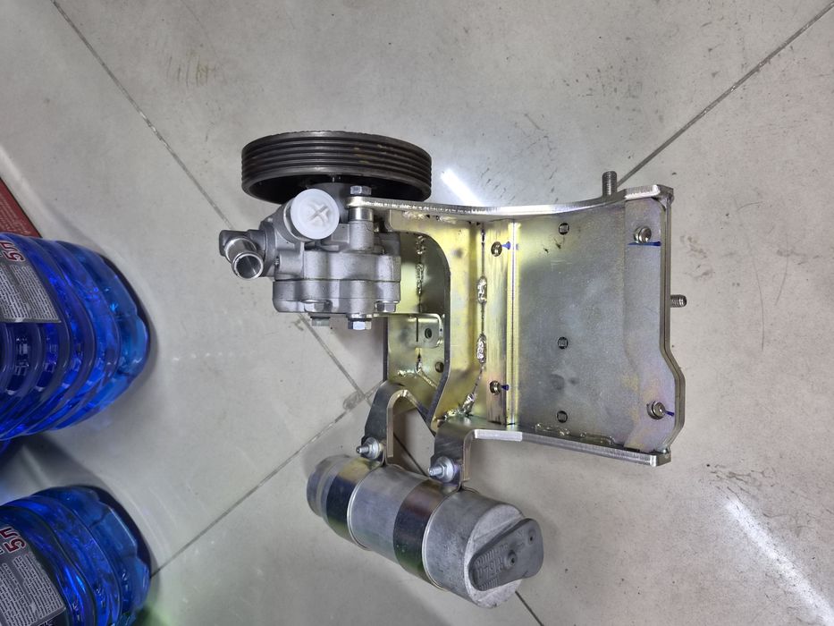 Гур насос на ниву LADA 21214