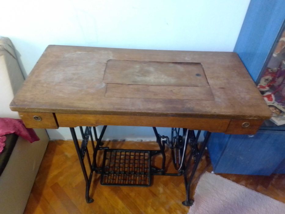 Стара шевна машина.NAUMANN