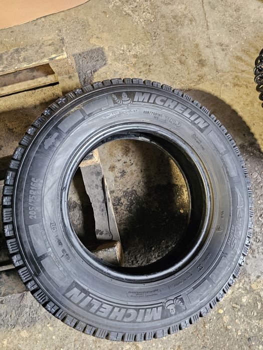 4 anvelope iarna 205 75 16C Michelin 2023