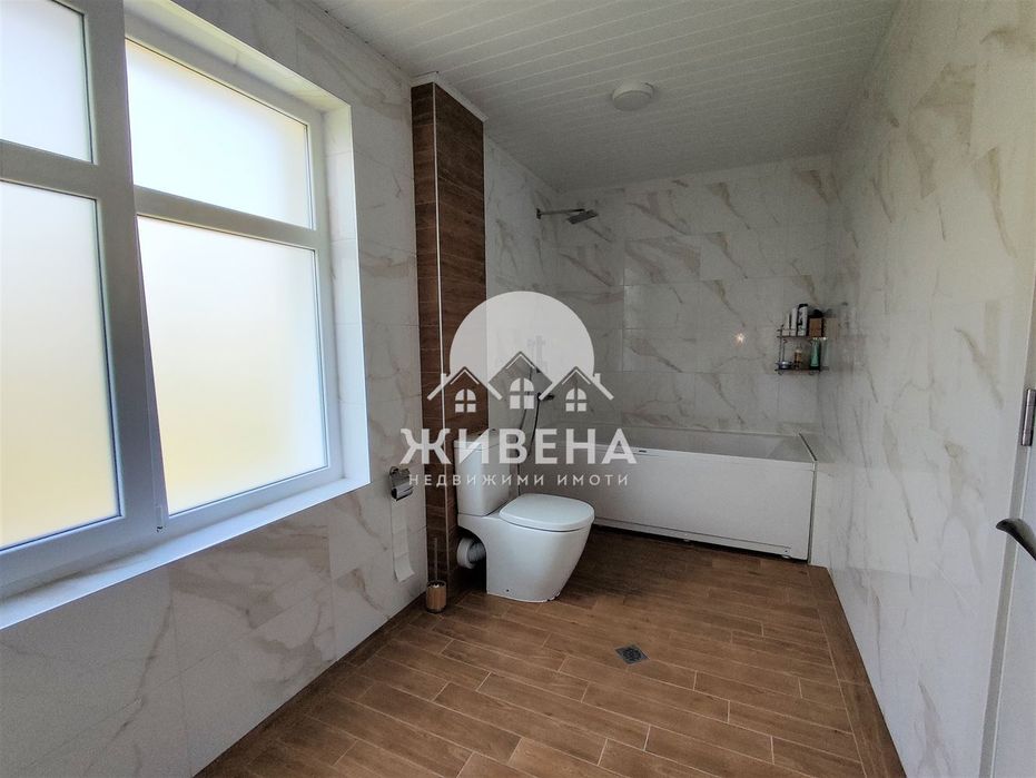 Триетажна къща в м-т Ален Мак, РЗП 220 кв.м