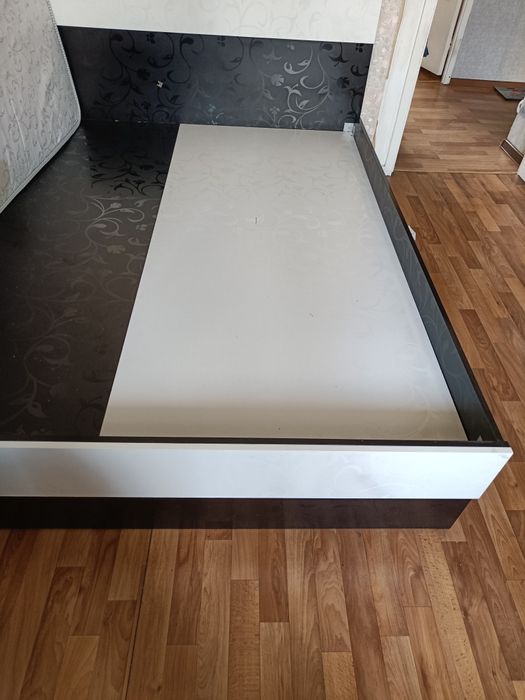 Продам кровать 2*180