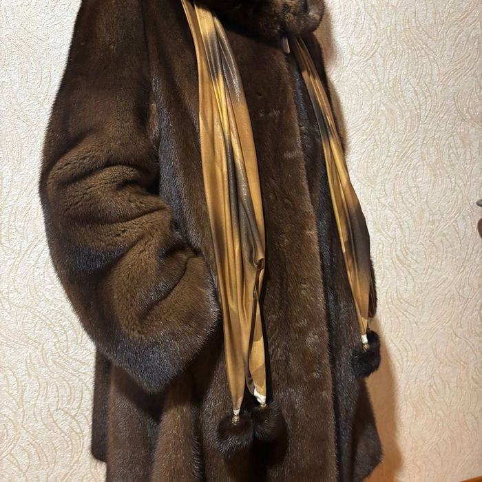 Продам шубу норковую