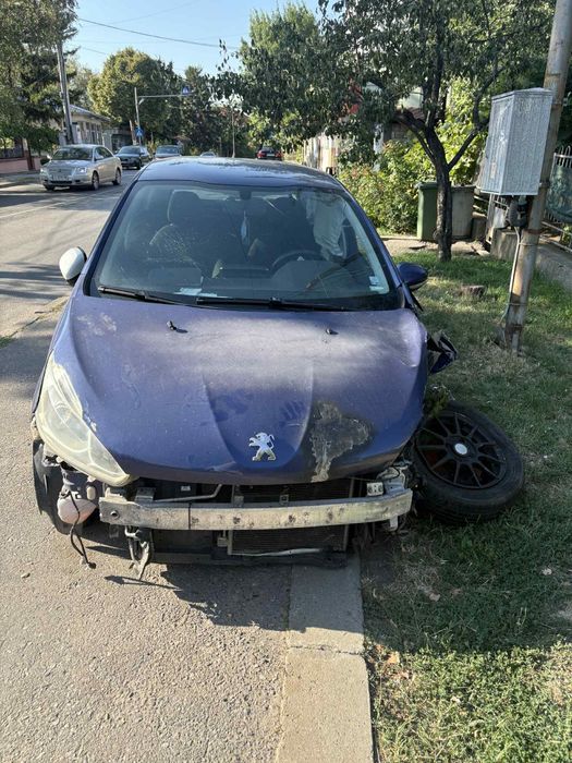 Peugeot 208/Пежо 208