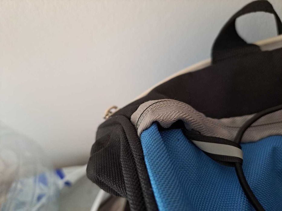 Продавам сак CAUSE CHAOS - ADIDAS  40 X 30 X 25 CM