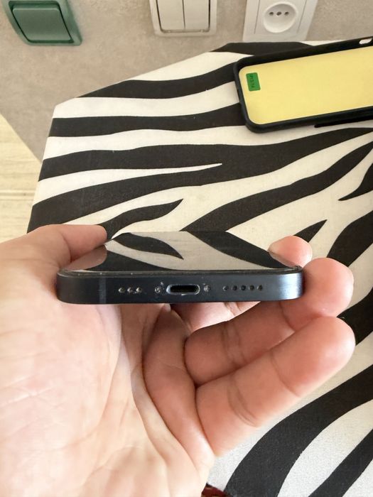 Продам Айфон 13 128гб