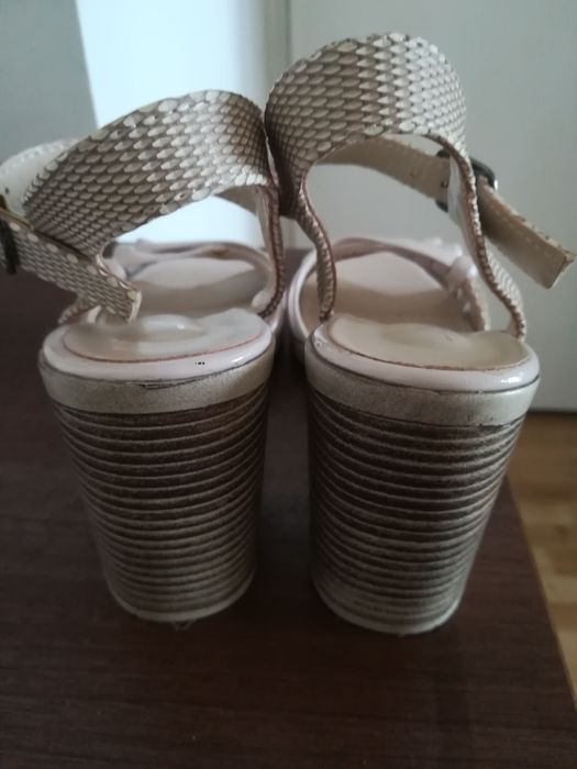 Дамски  сандали с ток