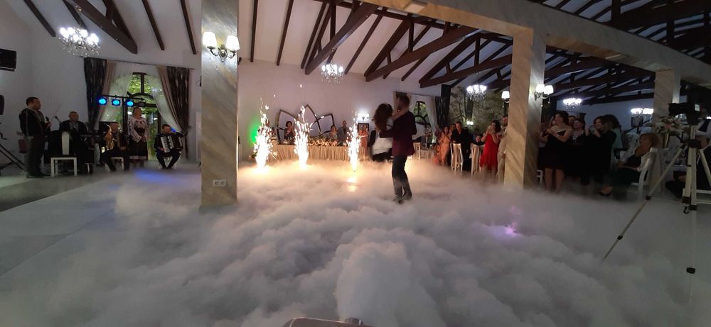 Artificii exterior, Fum greu-gheață carbonică artificii dansul mirilor