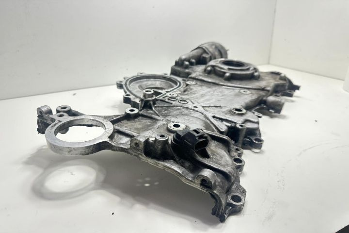 Capac distributie / pompa ulei Toyota Avensis a 3-a generatie T27 ser