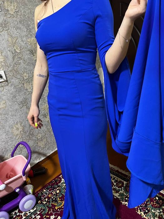 Вечернее женское платье