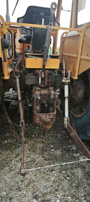 Tractor Fiat 750  Special cu semi cabina.