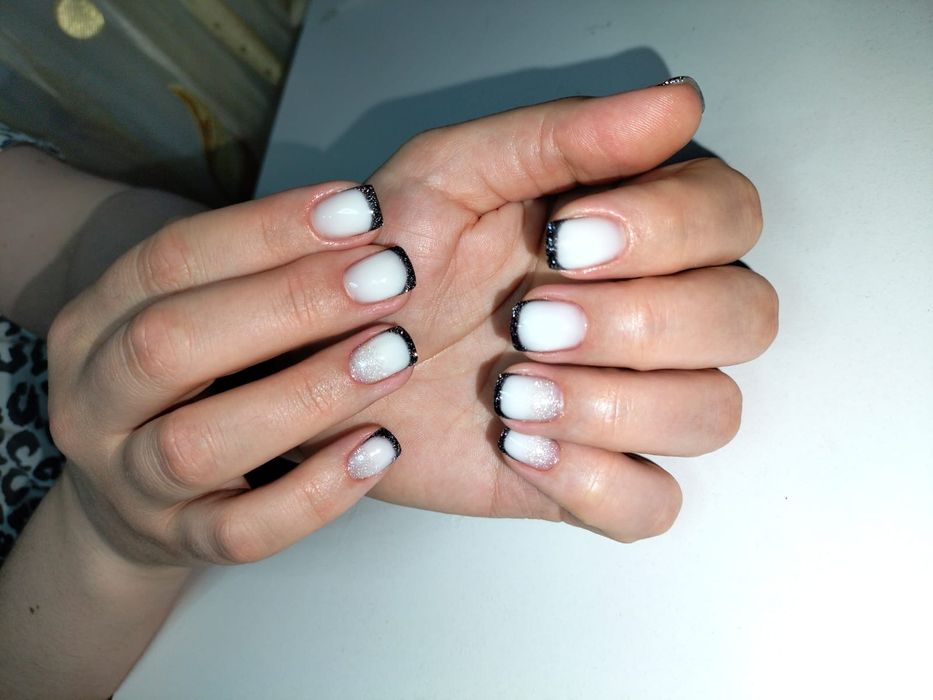 Маникюр на дому.