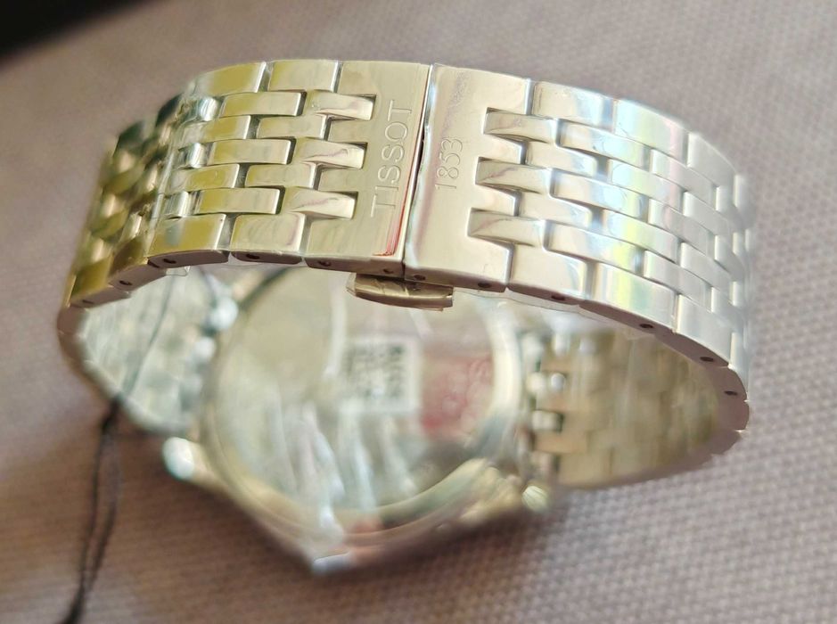 TISSOT Tradition часовник с хронограф и дата чисто нов 100% оригинален