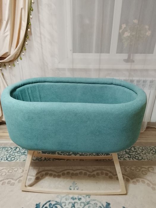 Продам кроватку ручной работы