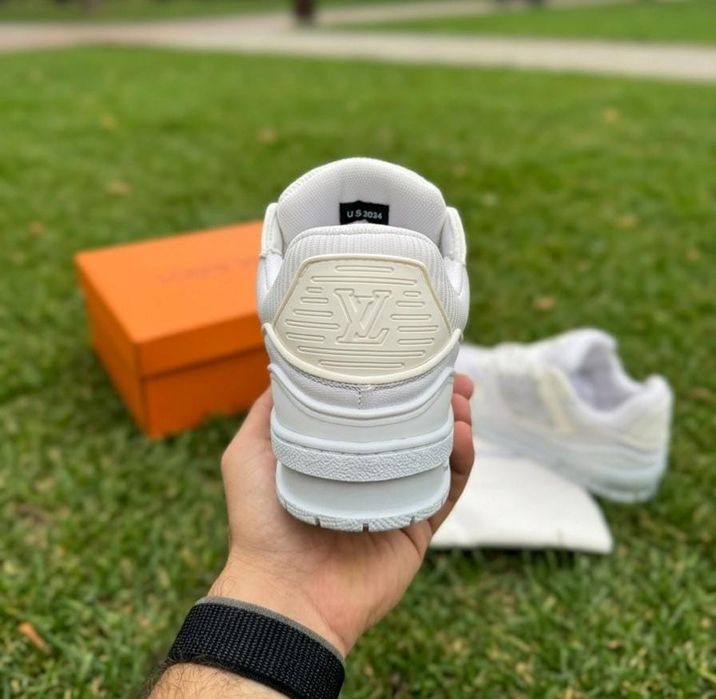 Adidasi LV Trainers Alb - Full Box Premium