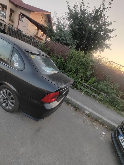 V/s Opel Vectra b 1.8 benzina și gpl