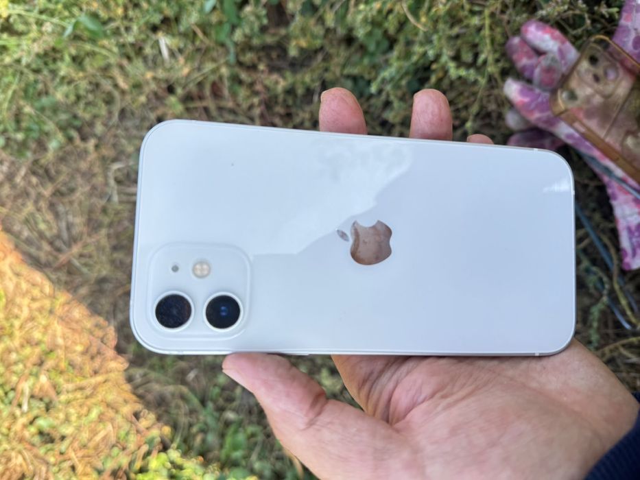 Iphone 12  64гб