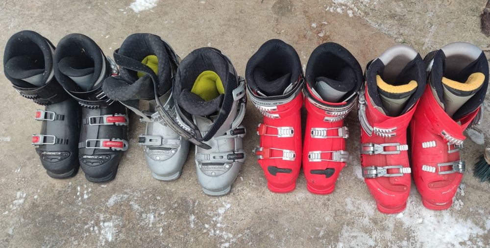 Clăpari mărimea 36 , 37, 38 și 42