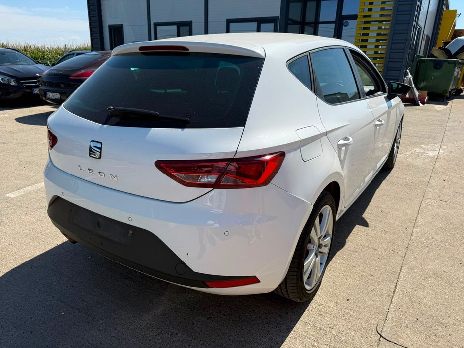 Dezmembrez Seat Leon 3 FR 2014 hatchback alb lb9a 2.0 tdi CKFC