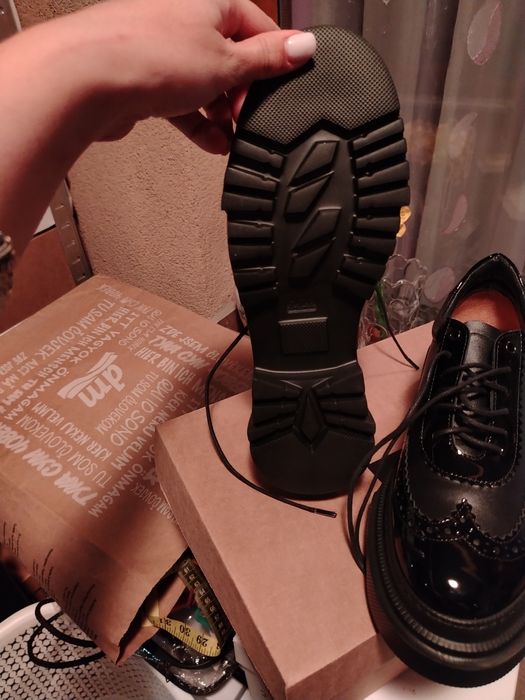 Чисто нови обувки Бианки 39 номер